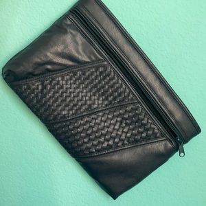 Toni Clutch Navy Blue